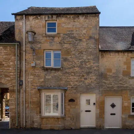 Pass The Keys Stunning 17Th Century 3 Bedroom Cottage Chipping Campden Exterior photo