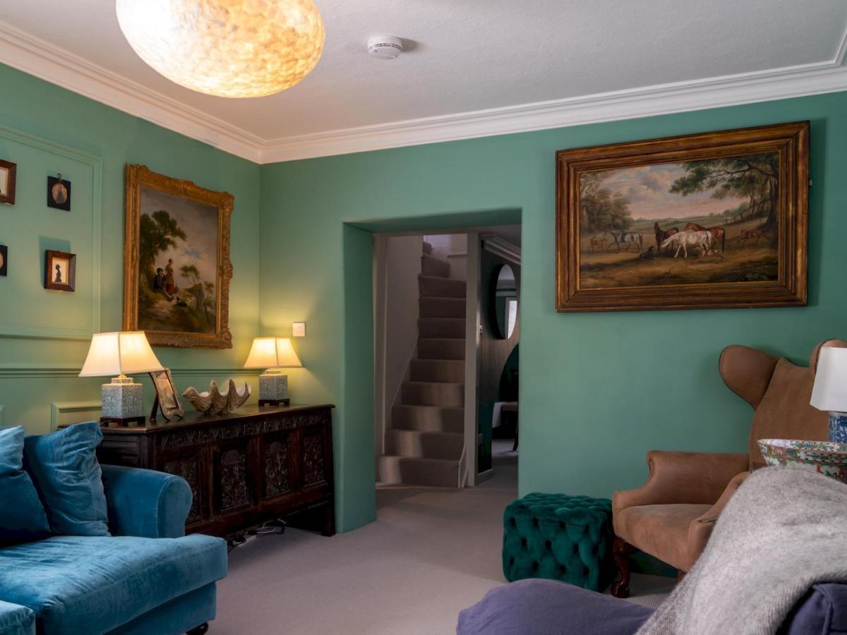 Pass The Keys Stunning 17th Century 3 Bedroom *